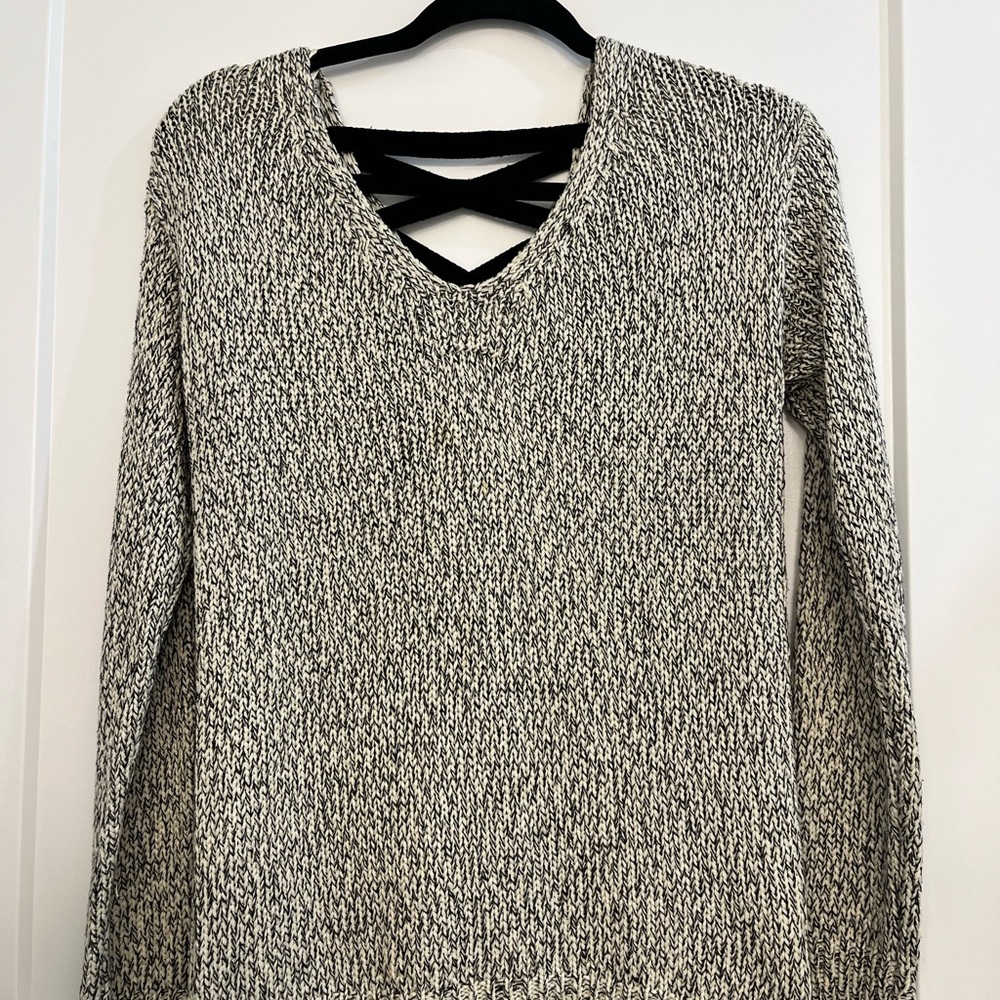V-Neck Sweater in Black and White; Criss-cross back!